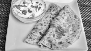 Masala Paratha With Curd