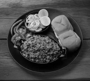 Egg chicken keema paw (3 pav)