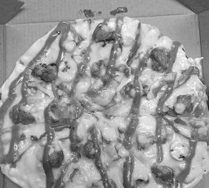 Tandoori chicken pizza