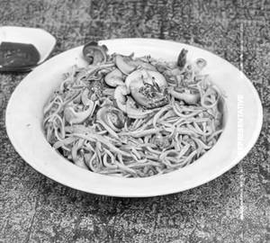 Schezwan Mushroom Noodles