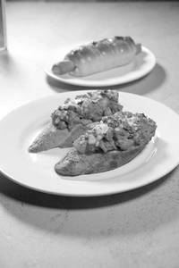 Bruschetta Chicken (2 Pcs) (222.1 Kcal) (200 g)