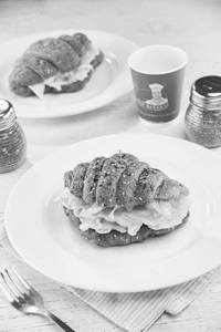 Egg Croissant (311.3 Kcal) (230 g)