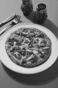 11" Fresh Dough Pizza Chicken Tandoori (247.2 Kcal)  ( 550 g)