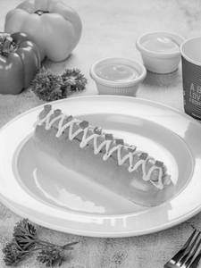 German Chicken Hot Dog (142.7 Kcal) (150 g)