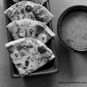 Cheese Naan With Gravy                                                      