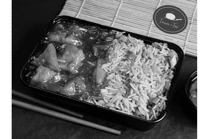 Fried Rice Topped With Chilli Paneer Gravy[Serves 1]