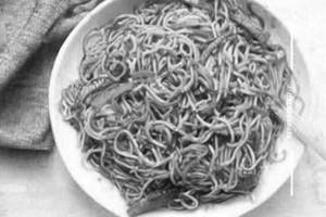 Veg Chilli Garlic Noodles (Chefs Special)