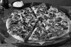 Mushroom and Cheese Pizza