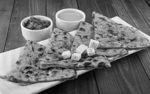 No Oil Paneer Paratha