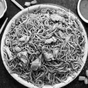Schezwan Chicken Fried Noodles