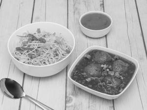 Noodles With Veg Manchurian