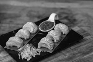 Corn And Cheese Steamed Momos [7 Pieces]