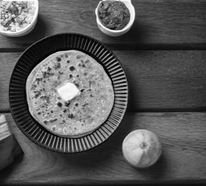 Paneer paratha 1 piece
