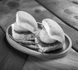 Vada pao [2 pieces]