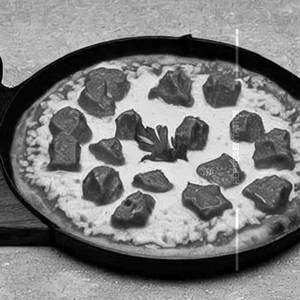 Butter Chicken Pizza