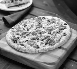 Tomato Capsicum Pizza (Regular)