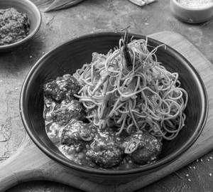 Veg manchurian noodles