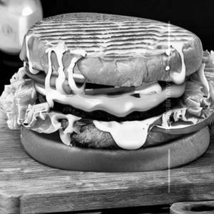 GRILLED CHICKEN CHEESE BURGER