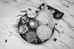 Veg Tandoori Roti Special Thali