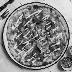 Carne Caricata Pizza