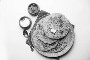 Paneer Garlic Paratha