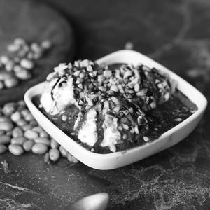 Hot Chocolate Fudge Vanilla Sundae