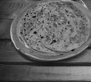 Onion paratha  [1 piece]