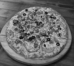 Medium Mama's S. P Veg Pizza (6pcs)