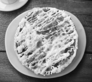 Regular cheese pizza