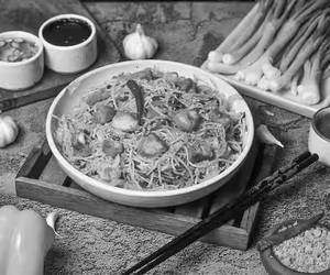 Chilli Garlic Chicken Chowmein