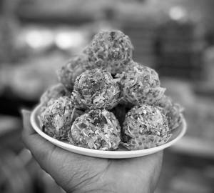 Dink ladoo