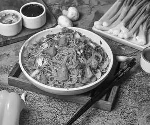 Chicken Schezwan Chowmein