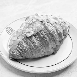 Almond Croissant [1 Piece]