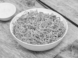 Egg hakka noodles