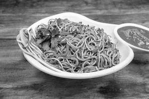 Veg Chilli Garlic Noodles (spicy)