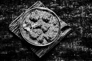 Kaju Mutter Masala