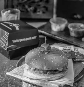 Gabru Da Special Smoky Chaap Burger