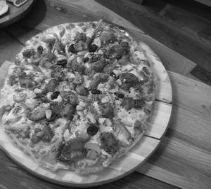 Family Mama's S.p Chicken pizza (10pcs)