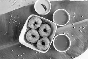Vada Sambhar(4pcs)