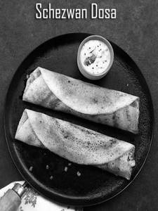 Schezwan Chopsuey Dosa