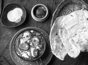 Chaap Tikka Masala + Any Choice Of Bread + Salad + Pickle