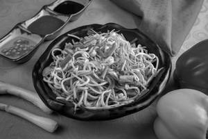 Veg Hakka Noodles