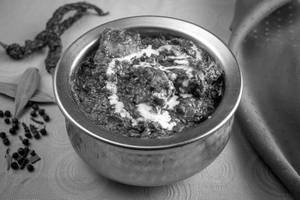 Murgh Saagwala