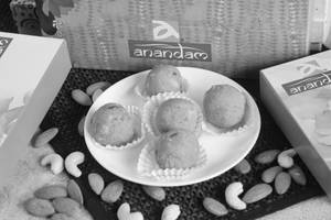 Besan Dry Fruit Laddu