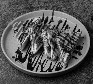 Mozzarella Cheese Burst Chocolate Sandwich