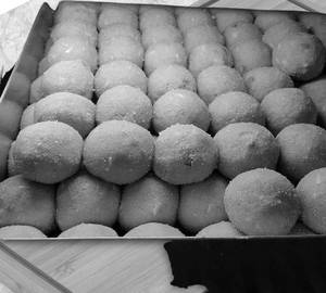 Besan Laddoo Desi Ghee 