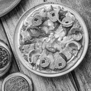 Chicken Seekh Pizza