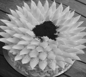 Pineapple 1/2 Pund Birthday Cake Veg