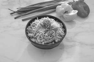 Hakka Noodles (Chicken)