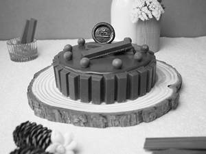 Kitkat Cake 1 Kg